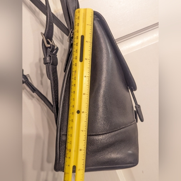 COACH Vintage Black Smooth Leather Drawstring Turnlock Small Backpack #9960 - Picture 3 of 13